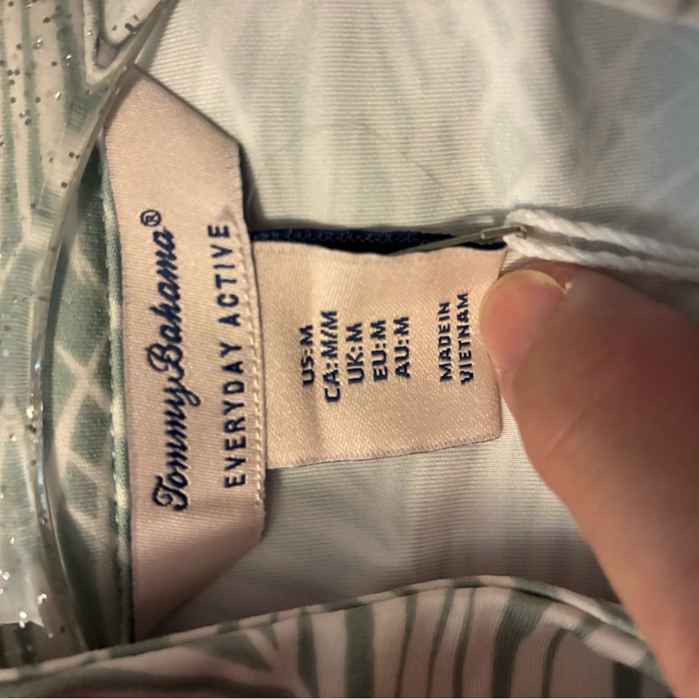 Tommy Bahama Green and White Leaf Pattern Everyday Active Wear Pullover Shirt - Picture 8 of 10